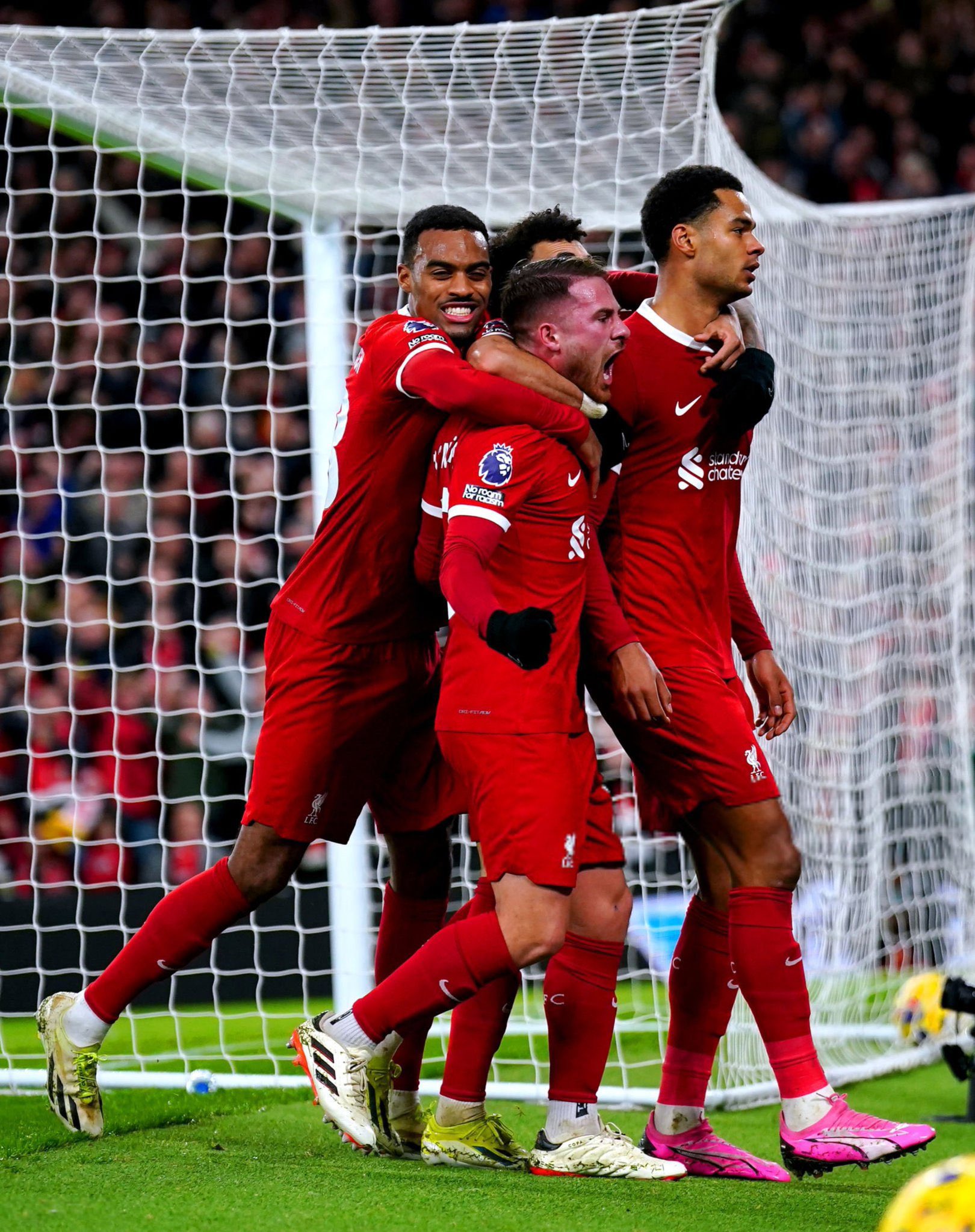 [LFC] กัคโปเก๊กดีใจหรือมึนอยู่